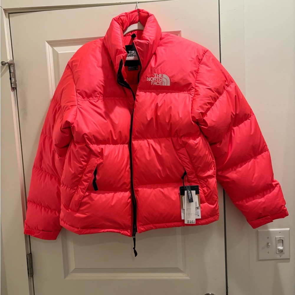 The North Face NWT Men’s Pink Puffer Jacket